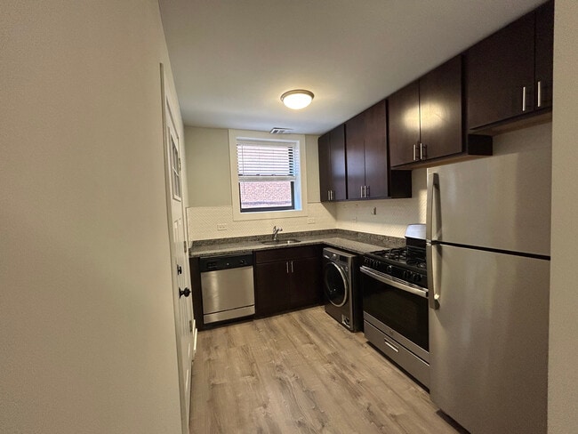 Building Photo - 1124 Maple Ave Unit 1 Rental
