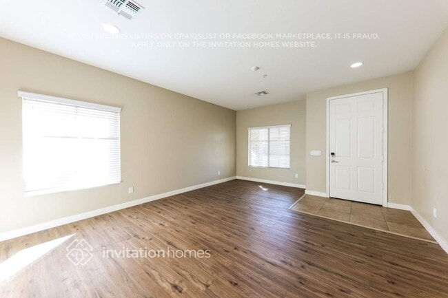 Photo - 982 E Corral St