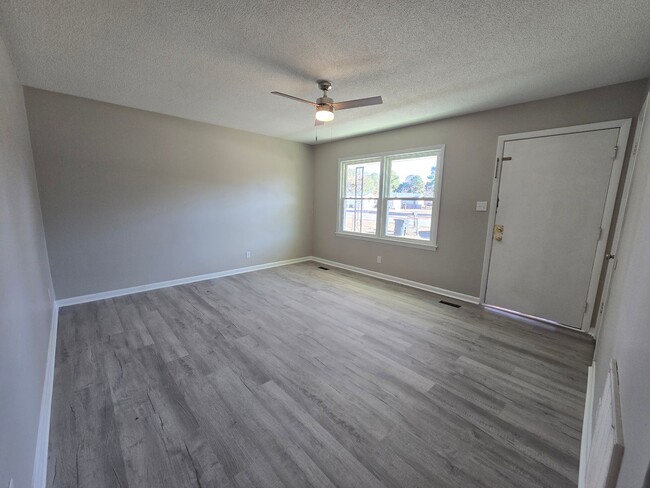 Photo - NEW LISTING!!!!!