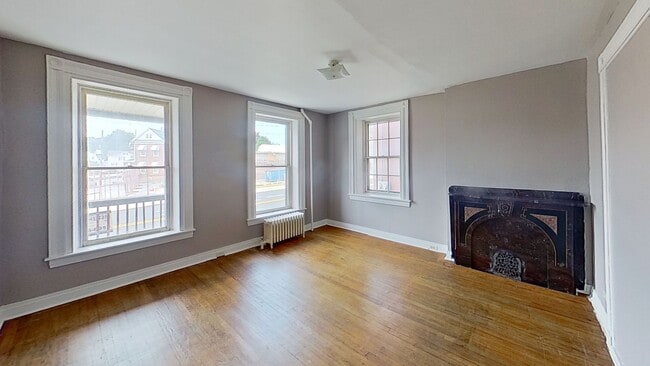 Photo - 409 Carlisle St