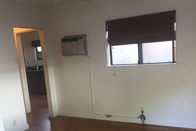 Building Photo - 7156 Lexington Ave Unit 7154