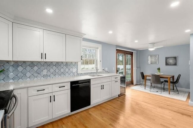 Photo - 438 Mt Vernon St