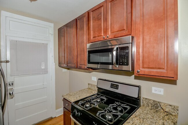 Photo - 2119 W Ainslie St Unit J03W