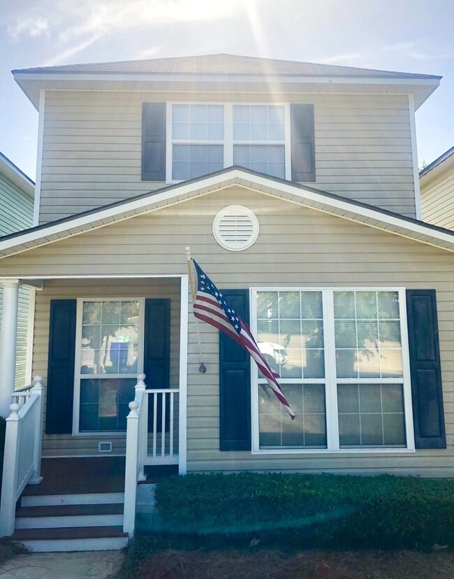 Building Photo - 808 Folmar St