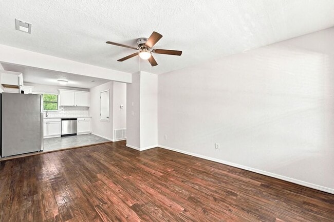Building Photo - 2764 N Barcelona Ave