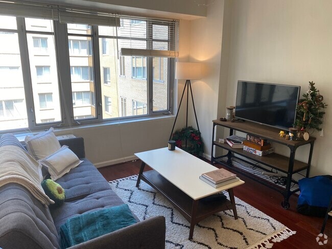Building Photo - 1711 Massachusetts Ave NW Unit 523 Rental
