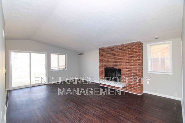 Photo - 3130 Balsamridge Dr