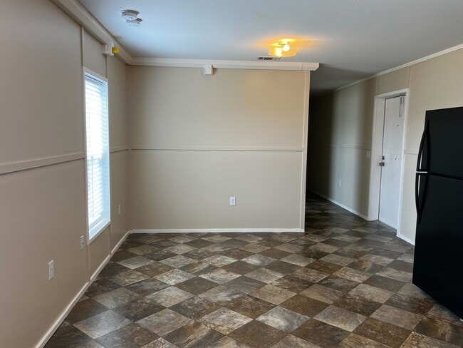 Photo - 709 N Collins Fwy