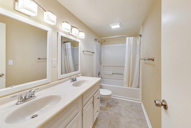 Photo - COMING SOON - Updated 3+2.5 End Unit w/ 2 PARKING SPACES