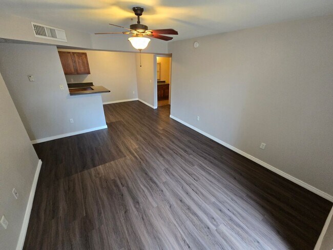 Photo - 2bd/2ba West-Flagstaff Condo! - Near NAU/CCC. On NAU Bus Route! Students & Pets OK!!! Avail July... Unidad 12-195