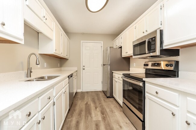 Photo - 526 Freedom Ct