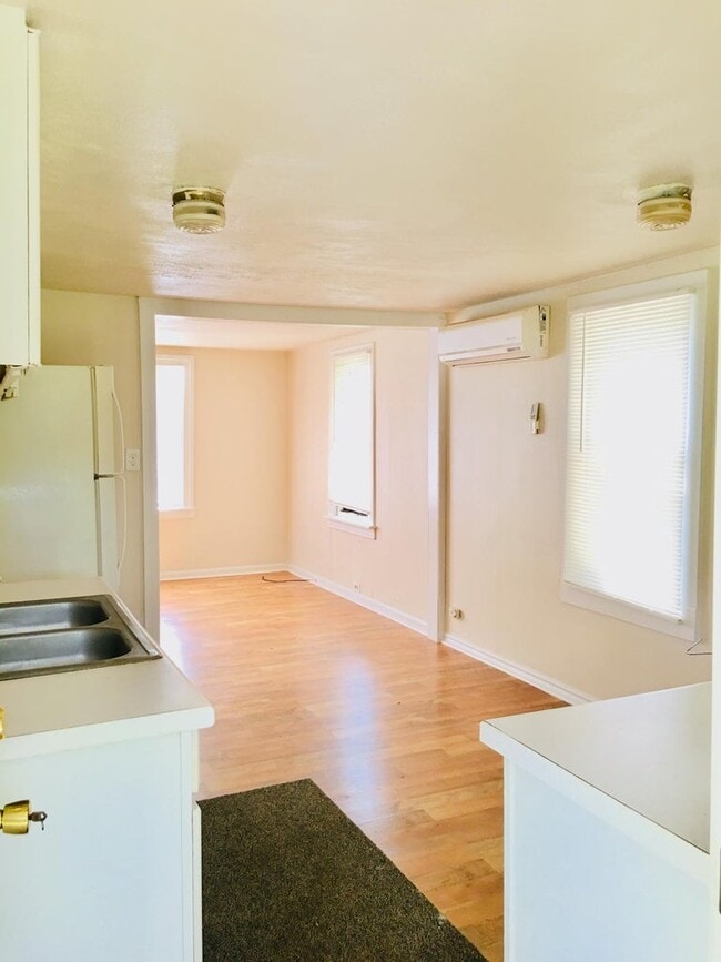 Photo - 321 Vernon St