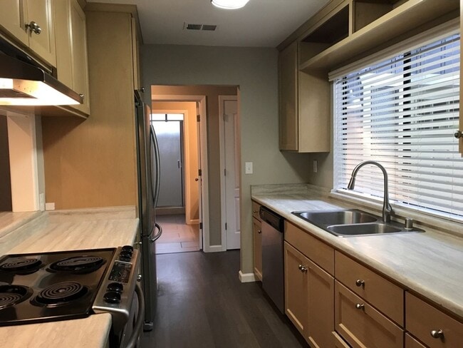 Photo - 3 Bedroom 2 bath home in North Davis