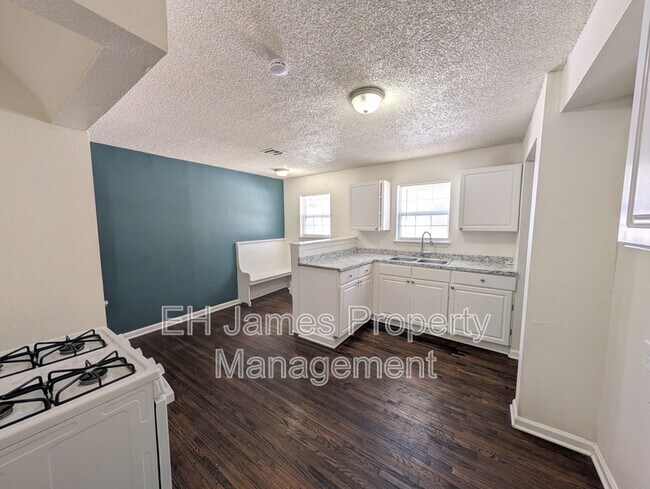 Photo - 1627 N Denver Ave