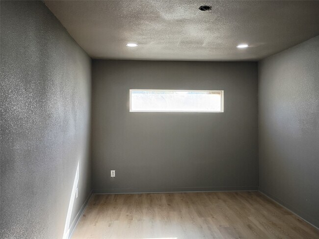 Photo - 5617 Malmedy Rd