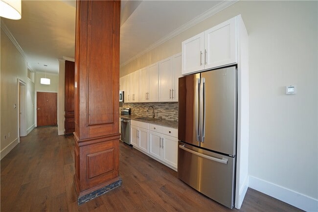 Photo - 207 N Main St