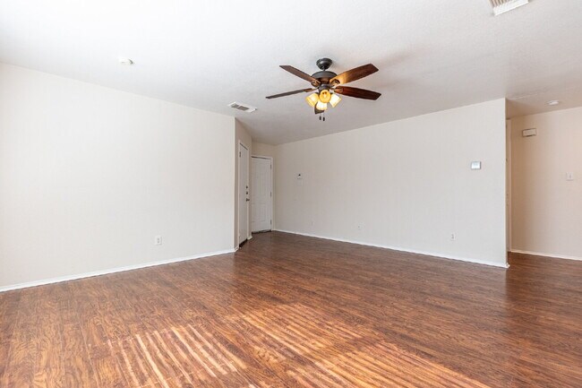 Photo - 2518 Paddle Creek