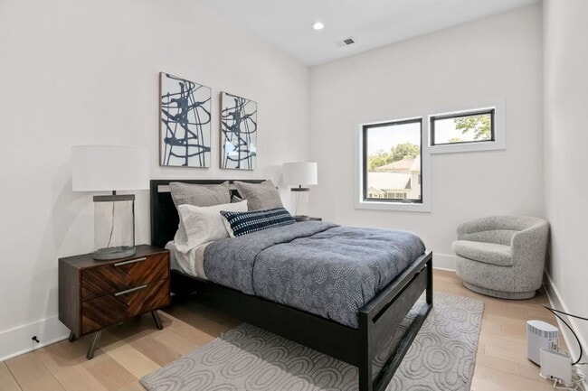 Photo - 10620 Parkwood Dr