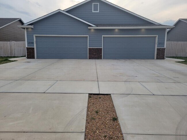 Photo - 1311 Azena St Townhome