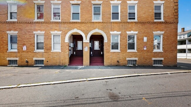 Photo - Live in Salem! 3Bed for July 1st, 2026