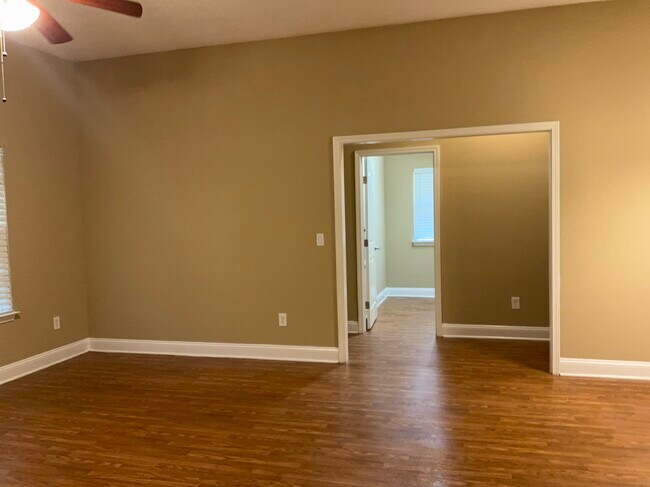 Photo - 2132 Cherokee Cove Trl