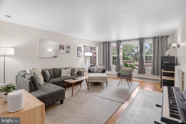 Photo - 5703 Cromwell Dr