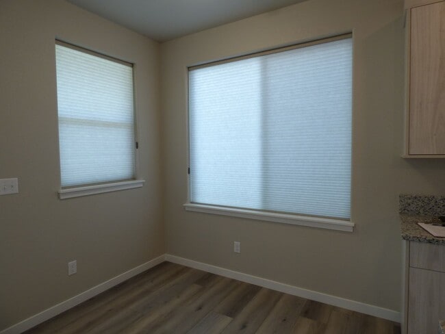 Photo - Rest of November Rent Free!