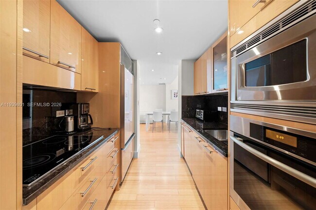 Photo - 6801 Collins Ave Unidad 1409
