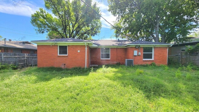 Building Photo - 816 Sandell Dr Rental