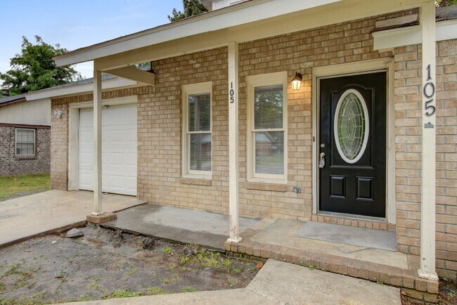 Photo - 105 Wadmalaw Cir