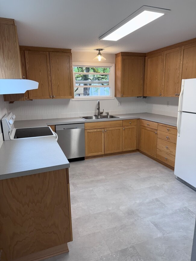 Building Photo - 4509 SW Taylors Ferry Rd Unit A Rental