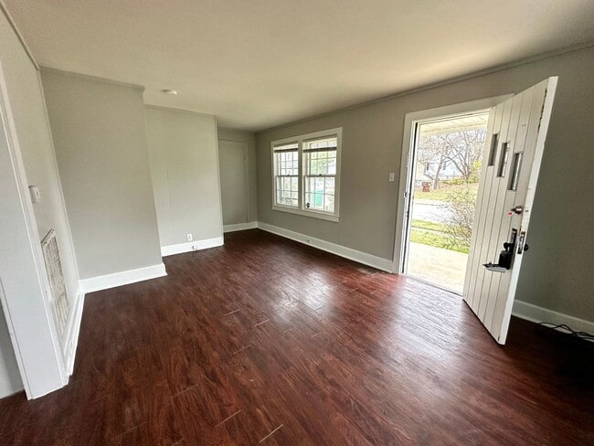 Photo - Duplex Townhouse with Huge Yard! Pet Friendly! Close to the Lake!