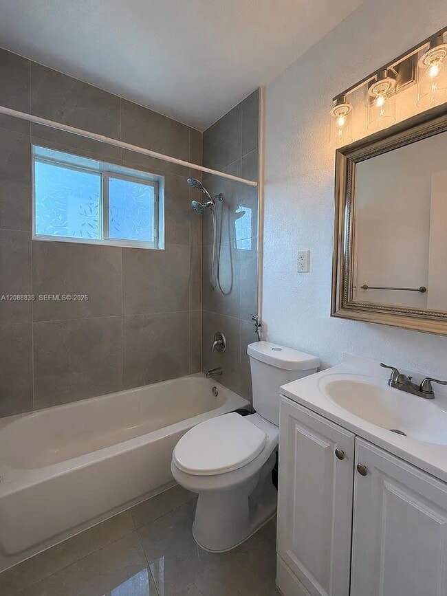 8260 SW 27th Ter