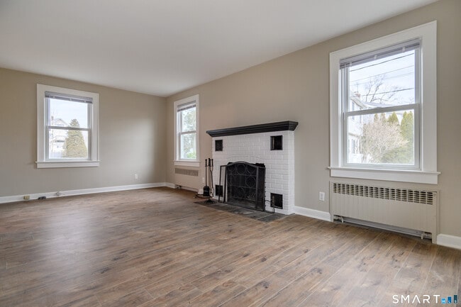 Photo - 7 Locust St Unit A