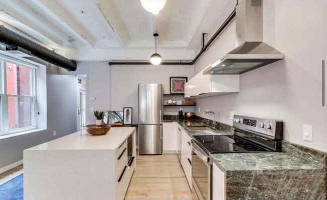 Photo - 2526 17th St NW