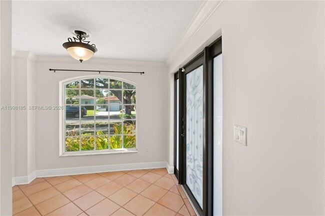 Photo - 1428 Medina Ave