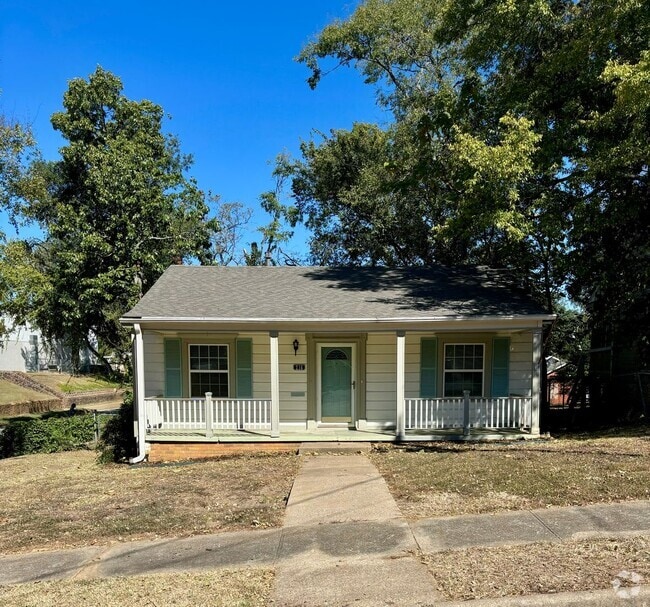 Building Photo - Cute Cottage For Rent! Rental