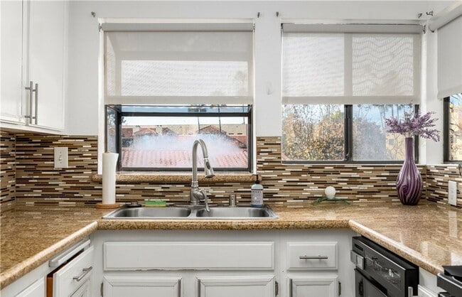 Photo - 12290 Corte Sabio