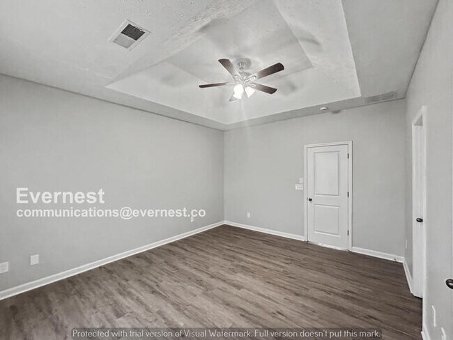 Photo - 3 Bed/2 Bath Home with Garage / Pet-Friendly / Available Now!