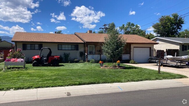 Building Photo - Cozy Fountain Valley Home Close to Schools...