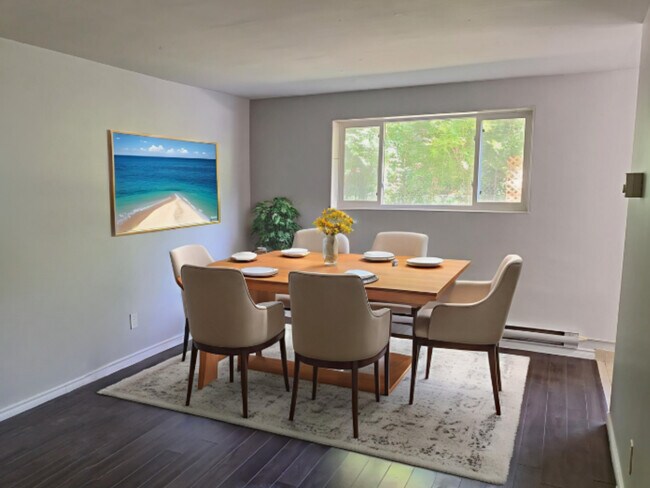 Photo - Queens Court Apartments