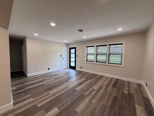 Photo - Beautifully Remodeled Zero Entry 2 Bedroom $1850