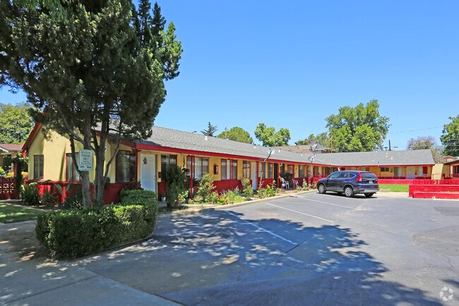 Photo - Del Mar Apartments