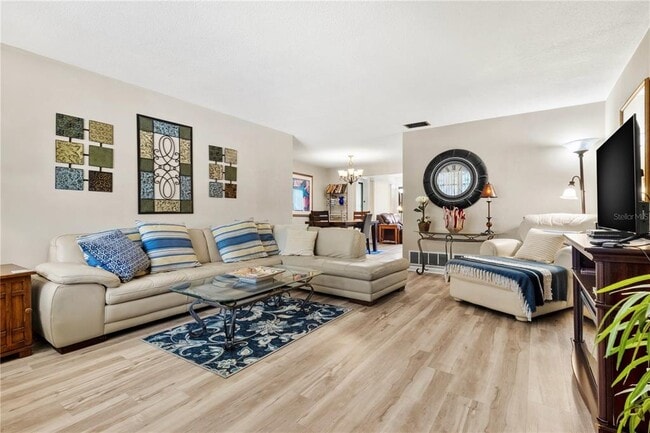 Photo - 501 Milwaukee Ave