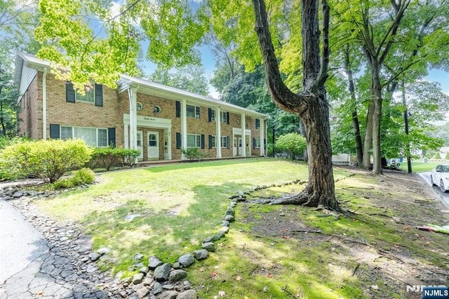87 Poplar St Unit 4
