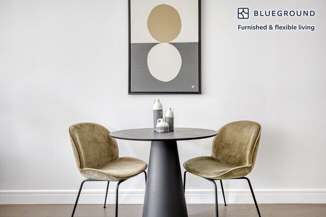 Photo - 27-19 44th Dr Unidad FL16-ID659