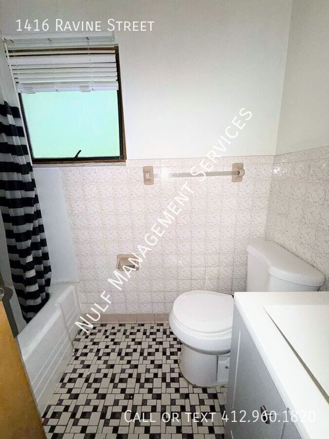 Photo - 1416 Ravine St