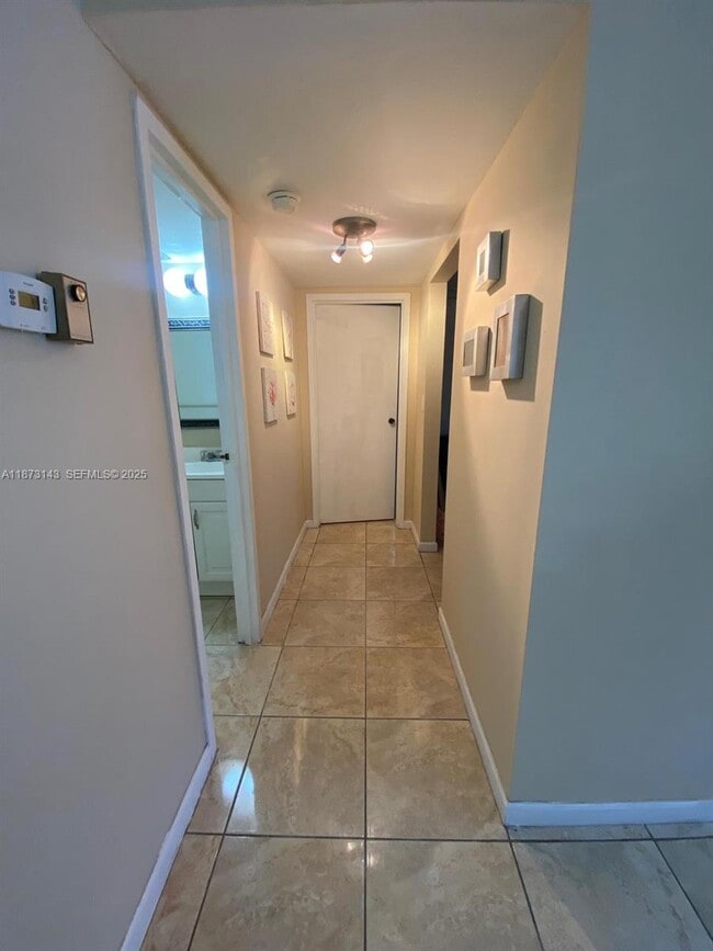 Photo - 800 Parkview Dr Unit 104