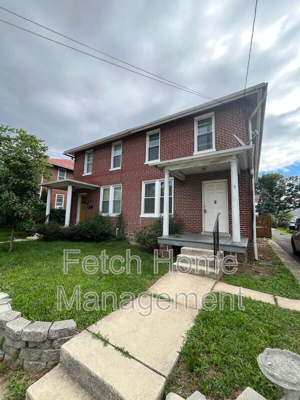 Building Photo - 23 S Custer Ave