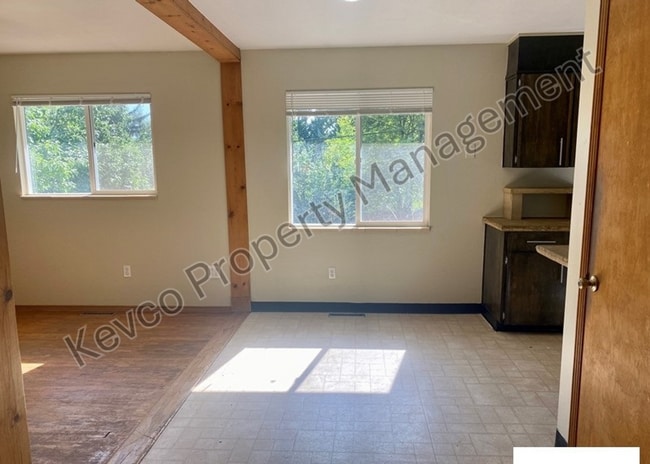 Photo - 1400 Hillcrest Dr